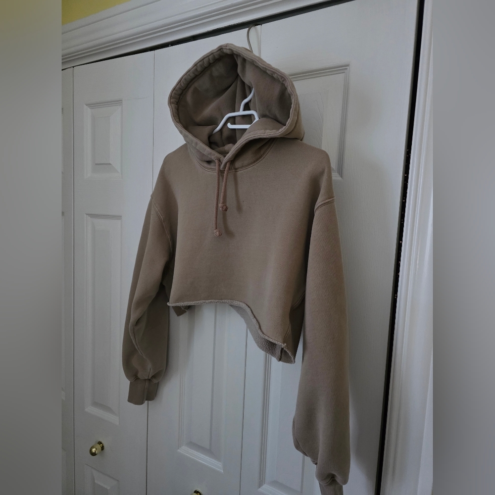 Aritzia TNA CozyAF Fleece Taupe Cropped Hoodie S/M - Picture 3 of 7